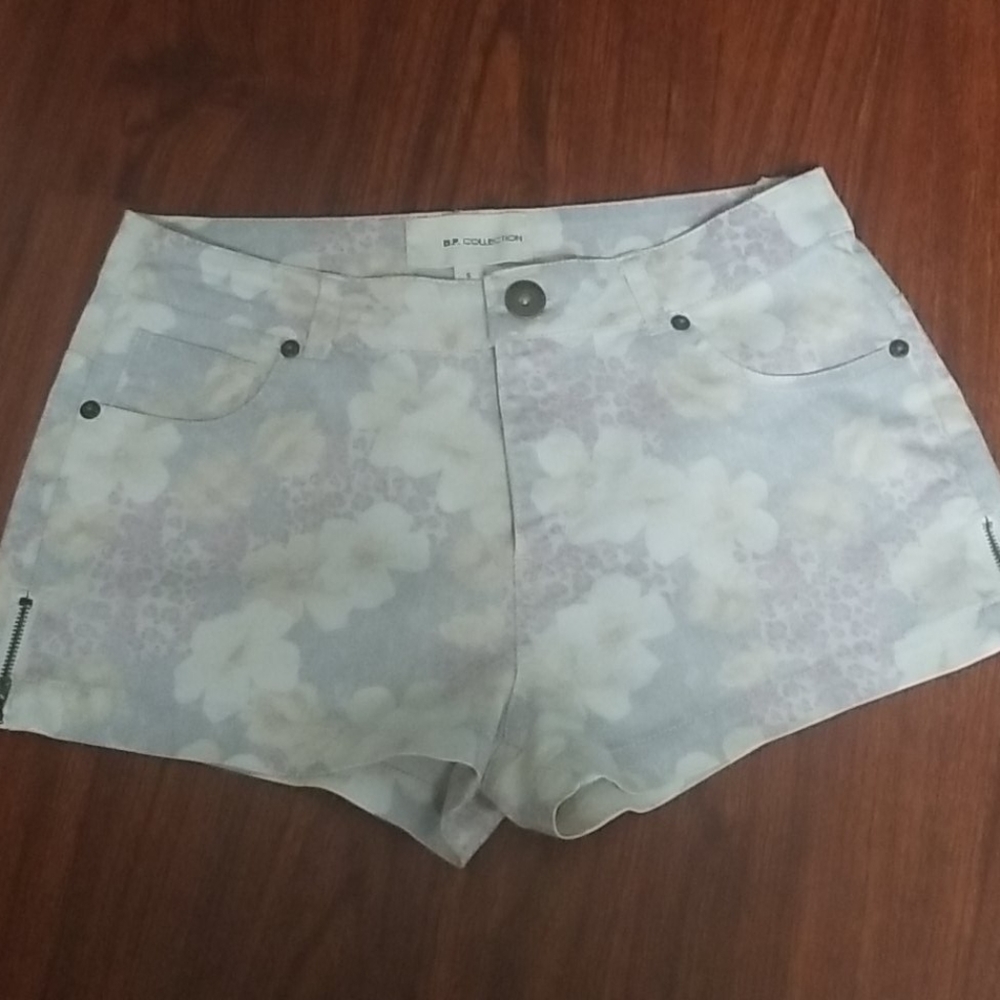 Small B.P. Collection Sexy Floral Leopard Zipper